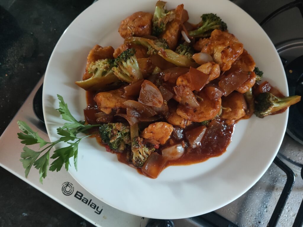 Chicken and broccoli stir fry — The Flexible Chef