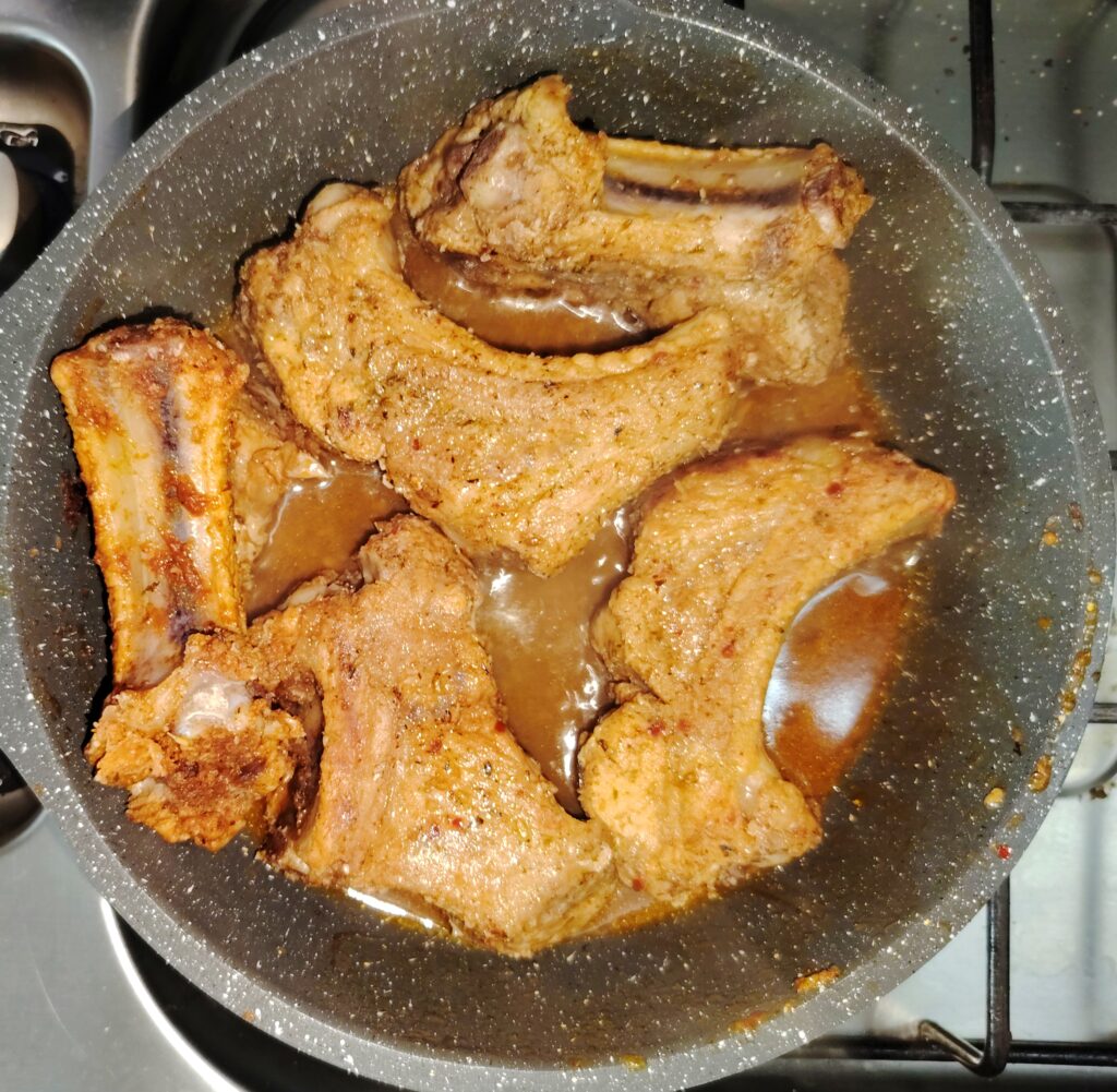 Smoky pork ribs with mustard pan sauce cooked on a campervan hob — pork recipes — The Flexible Chef