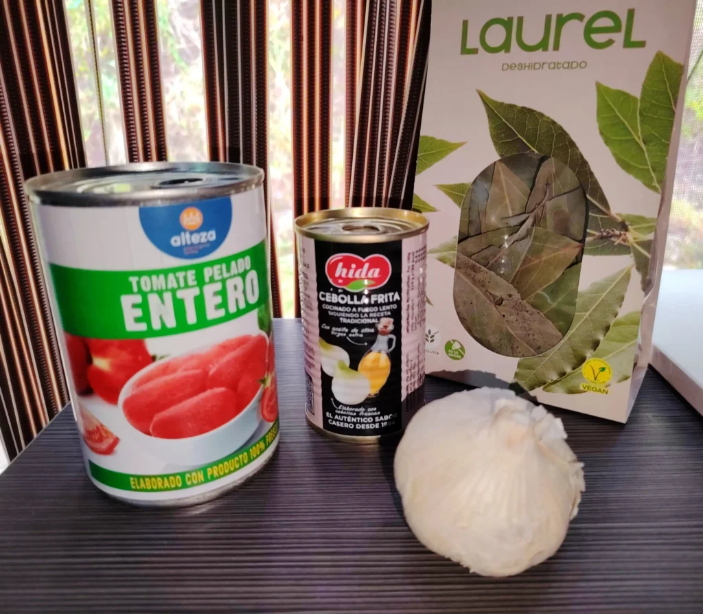 Ingredients for slow cooked tomato sauce in the campervan – campervan tomato sauce – The Flexible Chef