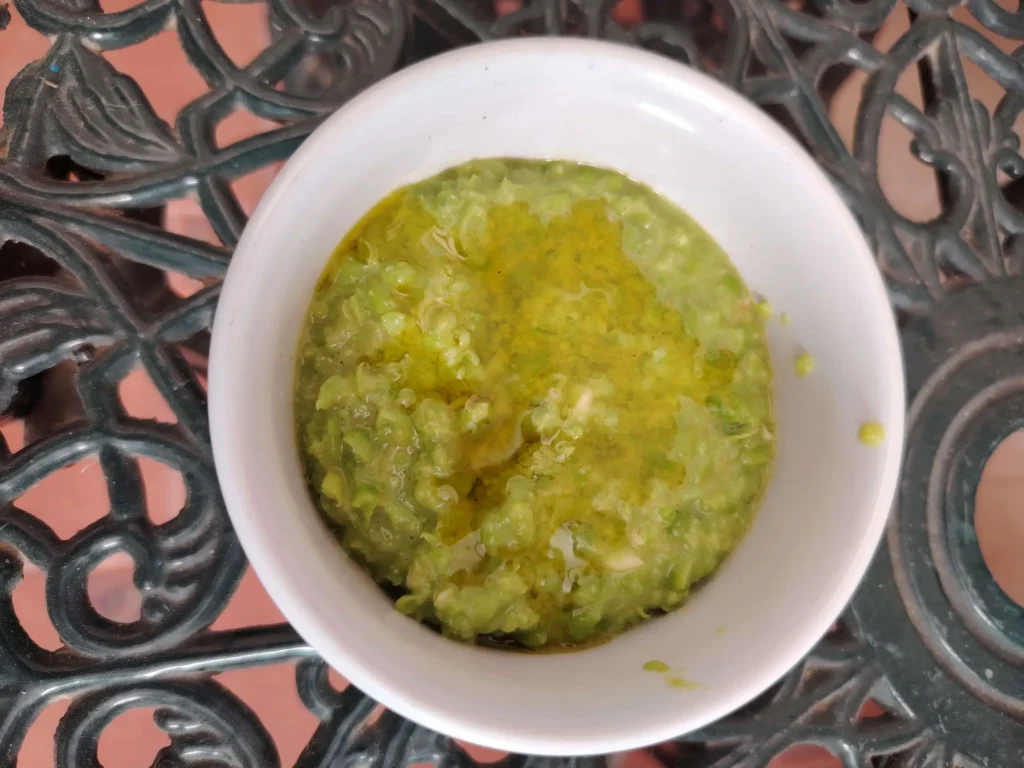 Pea puree recipe with flavoured vinegar, blitzed smooth